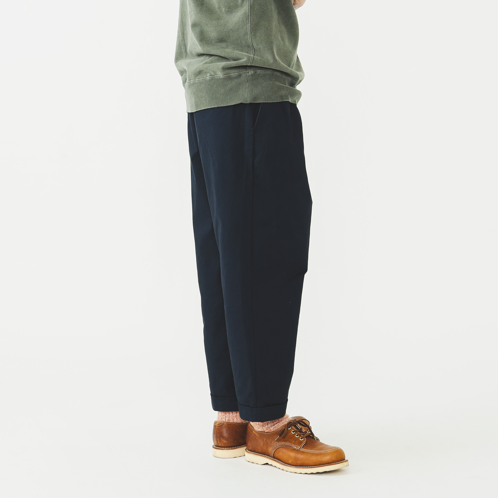 BEAMS PLUS 2プリーツ ツイル パンツ　NAVY　XL