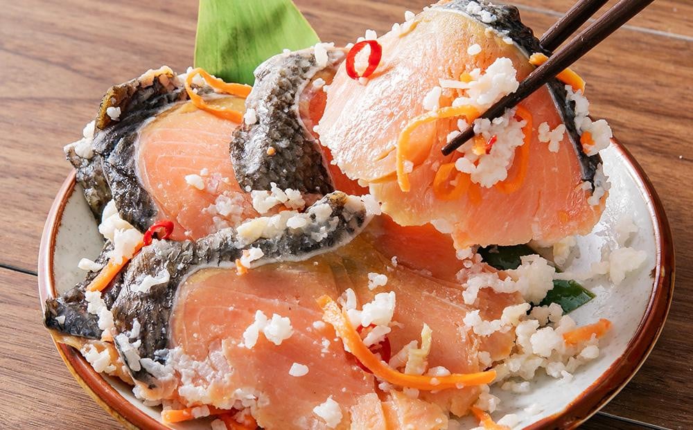 秋鮭 飯寿し 約800g（化粧箱入り） ギフト 贈答用