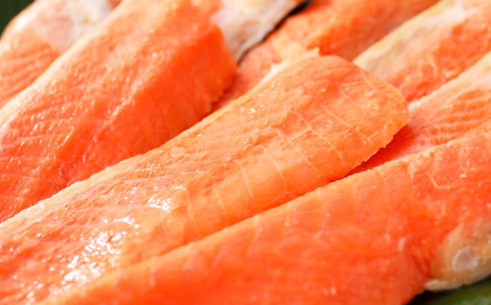 天然 紅鮭 ハラス 約500g （250g×2） 真空 パック 個包装 はらす 切り身 甘塩 鮭 紅鮭 しゃけ シャケ 切身 お取り寄 魚 魚介類 食品 食べ物 小分け 冷凍 保存 お取り寄せ 北海道 小樽市