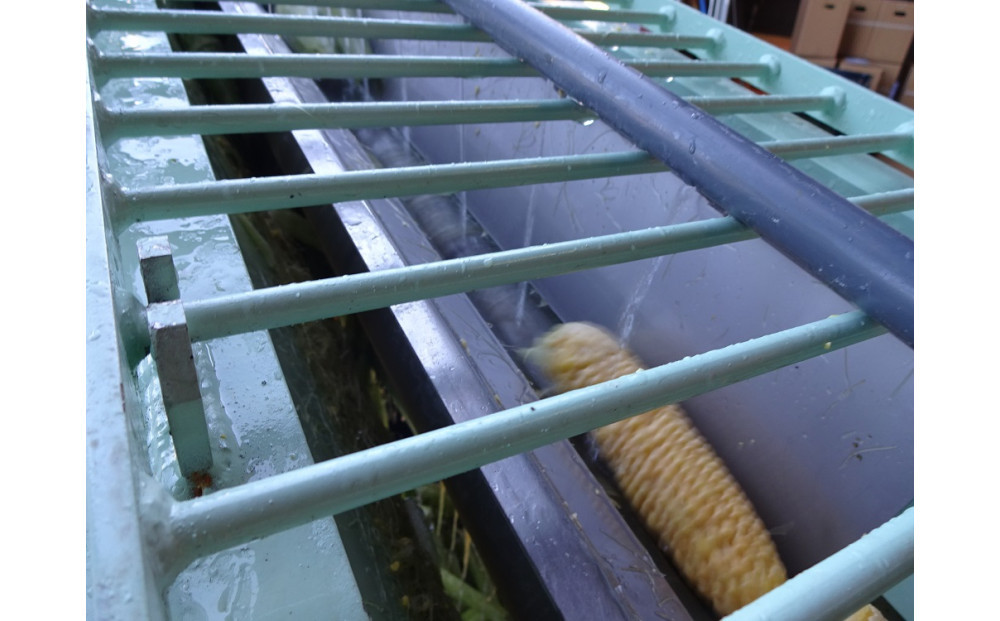 コーントル皮ネード（トウモロコシの皮むき機）CTN-2_05205