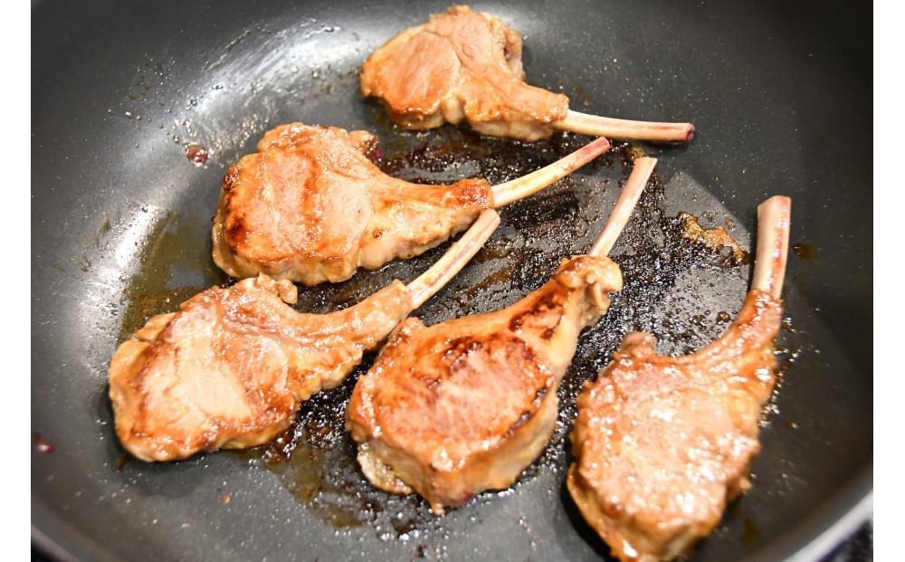 【2026年2月から発送開始】【1.2kg】ラムチョップ味付き骨付ラム肉ジンギスカン（秘伝タレ込み）本数指定不可 【ラム ラム肉 ラムチョップ 骨付き 骨付き肉 北海道 ジンギスカン 仔羊 羊肉 肉 お肉 味付き 焼肉 バーベキュー BBQ 冷凍 北海道産 旭川市 】_04832