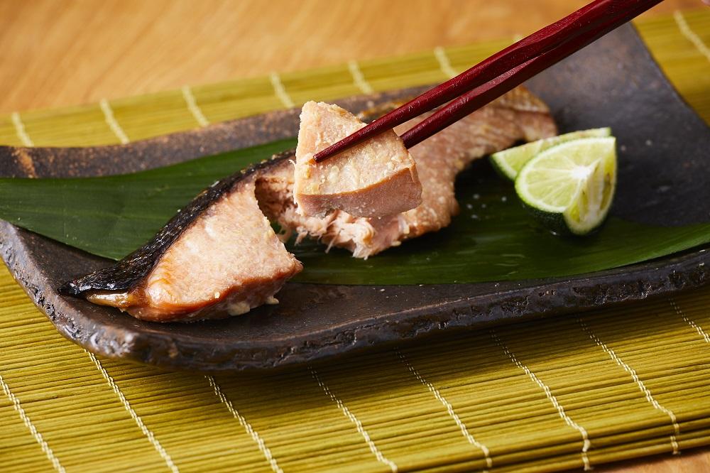 【北海道産天然秋鮭】3種の味付鮭切身セット（計18切）_03843