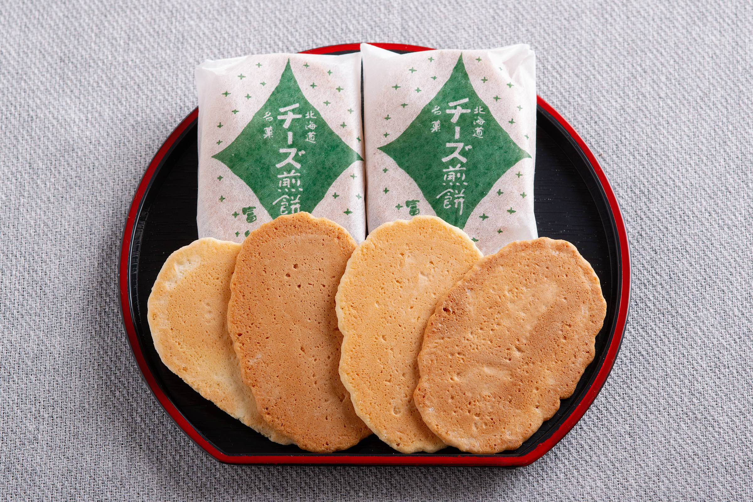 【定期便3回】バター煎餅 4枚包み×12個・チーズ煎餅 4枚包み×12個 MROT004