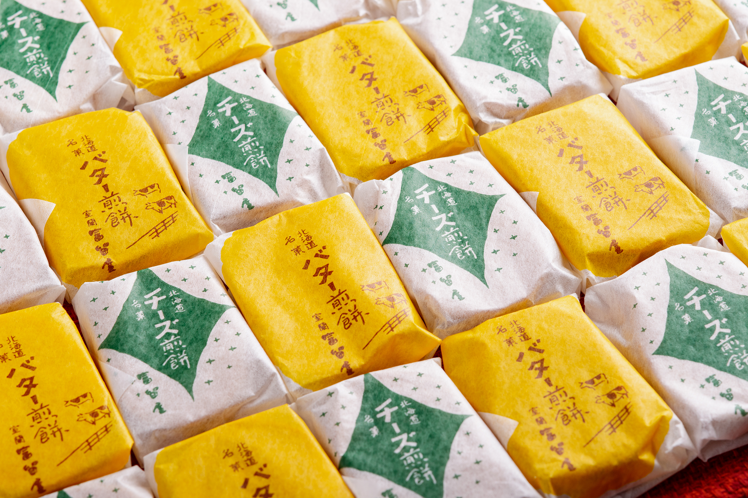 【定期便4回】バター煎餅 4枚包み×12個・チーズ煎餅 4枚包み×12個 MROT005