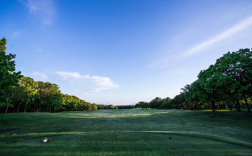 室蘭ゴルフ倶楽部 平日キャディー付プレー券（2名様分）【5月〜10月】 MROAI001