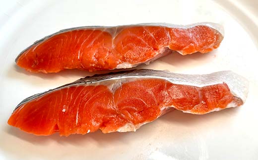 紅鮭10切れ×トキシラズ10切れ 計1.6kg 食べ比べセット 各2切れ 小分け 2種 時知らず 幻の鮭 天然鮭 ご飯のお供 贈り物 季節のギフト 個包装 サーモン しゃけ シャケ さけ サケ F4F-8864