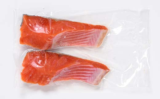【期間限定！寄附額改定↓！】3ヶ月定期便 甘塩紅鮭 真空パック 小分け 冷凍 2切×5袋 計10切 紅鮭 さけ サケ シャケ 鮭 塩 おかず お弁当 厚切り 切り身 魚 定期便 3回 ふるさと 北海道 釧路市 F4F-8874