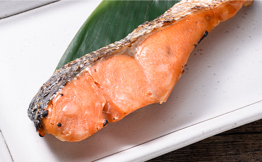 【期間限定！寄附額改定↓！】紅鮭西京漬け2切×6 (約960g） 紅鮭 海鮮 魚 漬魚 個包装 真空パック 小分け簡単 冷凍 おかず F5F-0244