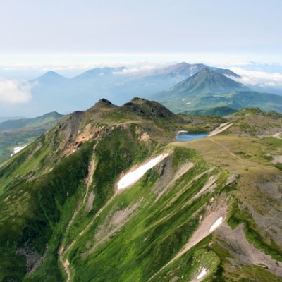 【北海道十勝】絶景!大自然の至宝を空から!〈貸切3名まで〉どこよりも早い紅葉時期がおススメ【1213029】