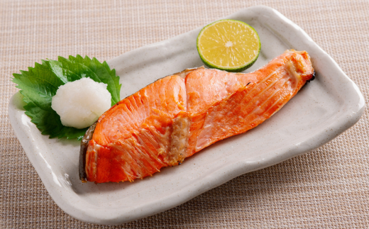 2大鮭の食べ比べ 新巻鮭・紅鮭 各5切れパック ABB136