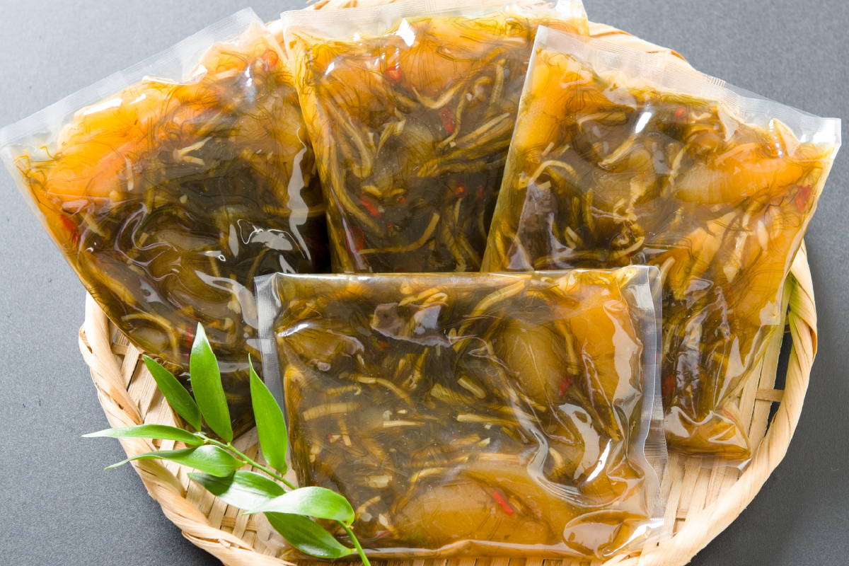 【3か月定期便】数の子屋こだわりの「松前漬」1kg(250g×4袋)　全3回　R001-047