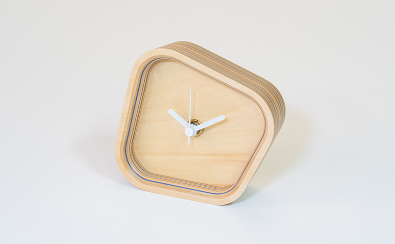 木製 置き時計 ブルー ウッドデザイン賞受賞 ペーパーウッド 時計 置時計 アナログ おしゃれ かわいい 雑貨 日用品 北海道 芦別市
