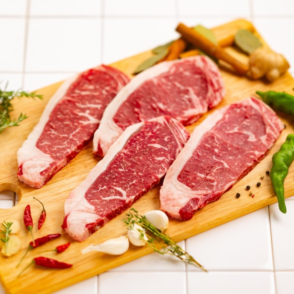 24-135 【ホワイトデー】北海道ハーブ牛ロースステーキ(640g)