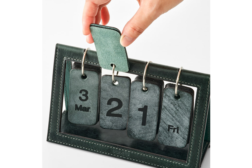 SOMES 万年カレンダー （グリーン）DU-30-ro [ソメスサドル 北海道 砂川市 12260810-a] ソメス カレンダー 卓上 本革 革 革製品 レザー somes saddle レビューキャンペーン