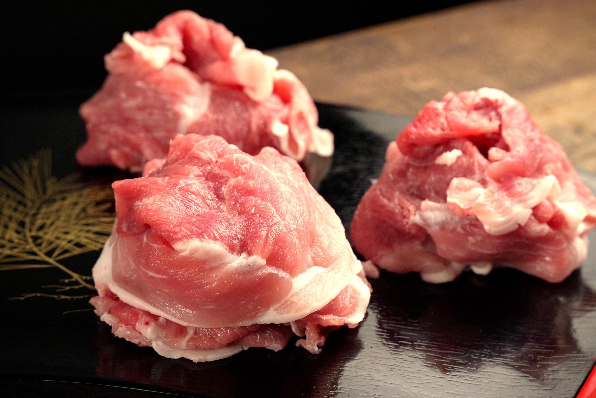 ＜6ヶ月連続お届け＞伊達黄金豚のジューシーな切り落とし肉 2kg【200g×10パック】三元豚  豚肉 ぶた肉 スライス 小間切れ 小分け 冷凍