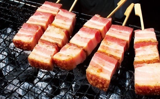 エーデルワイスファーム　薪・炭火仕上げ熟成ベーコンブロック〈650g〉北海道 北広島市 エーデル