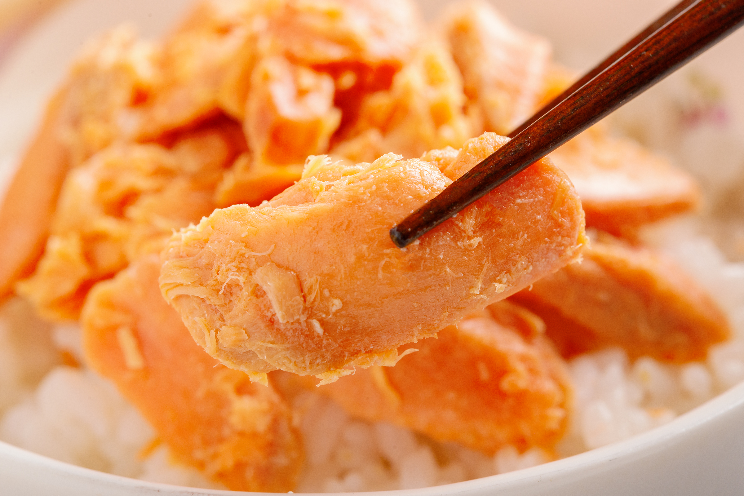 ほぐしの匠　あらほぐし紅鮭90ｇあらほぐし焼鮭100ｇ 各1本セット HOKR009