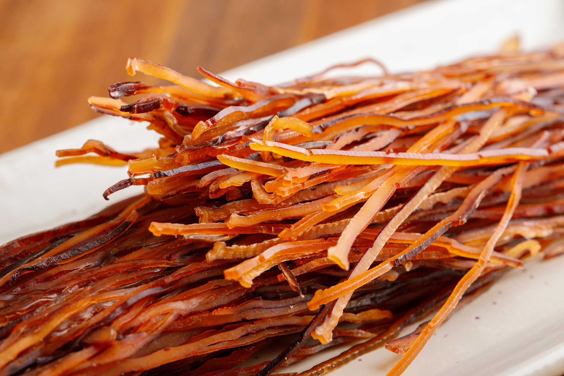 【定期便全３回】するめ千本　３００ｇ【寄附翌月から発送 ２カ月毎にお届け】計９００ｇ　定番おつまみ　するめそうめん HOKAG024