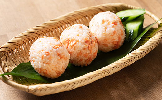 鮭フレーク（焼鮭ほぐし）200g×10本 計2kg 鮭ほぐし 焼鮭 北海道 小分け 常温 保存 人気 朝ごはん お茶漬け チャーハン おにぎり 弁当 非常食 ご飯のお供 防災 リピーター おすすめ 送料無料