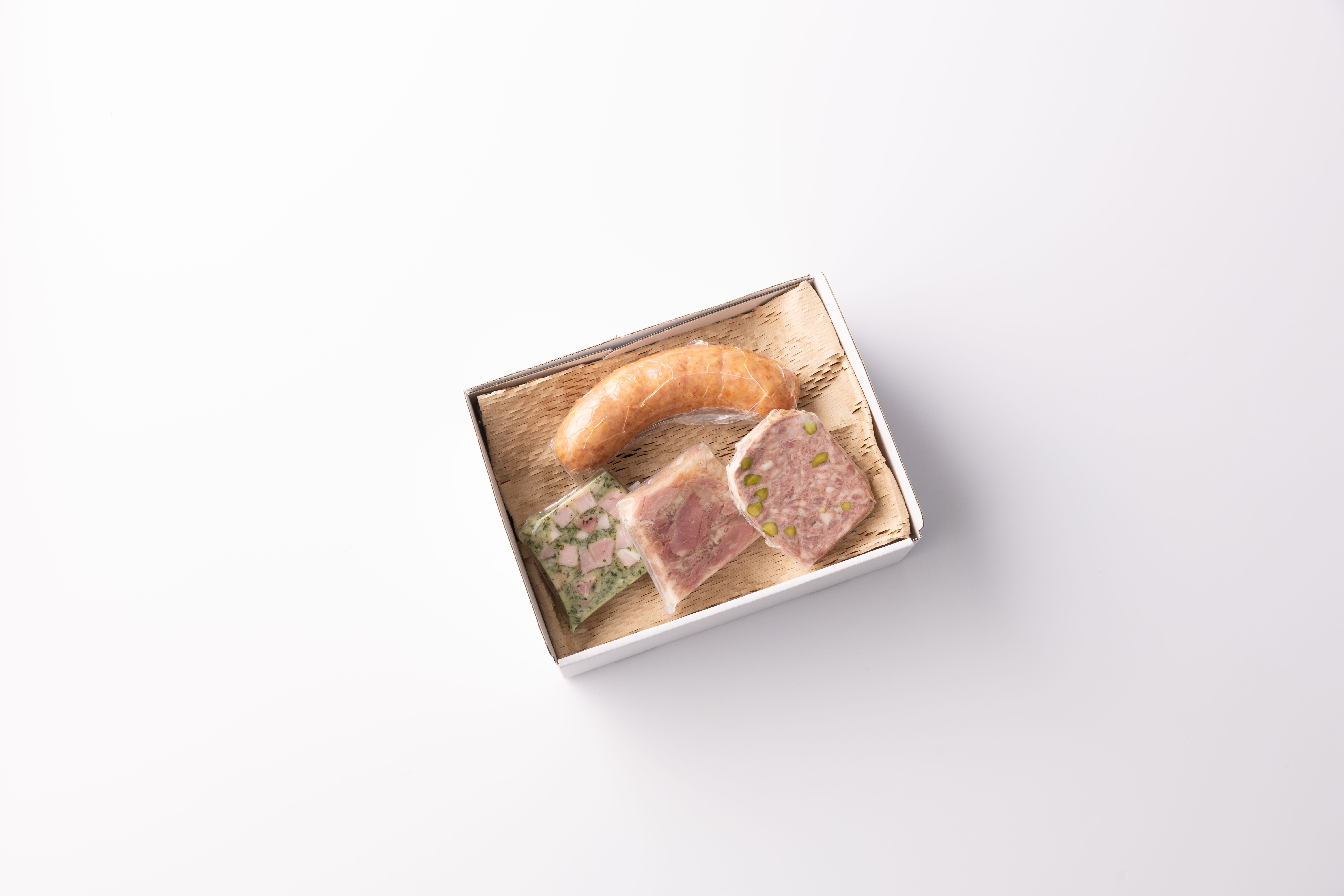 【レストランの味セット】シャルキュトリー (食肉加工品) 4品セット 豚肉 豚レバー ベーコン ハム ソーセージ 燻製 おつまみ 盛り合わせ お取り寄せ ギフト 北海道 せたな町 ふるさと納税