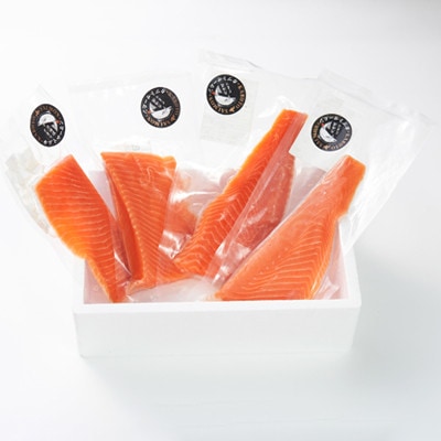 北海道とまりカブトサーモン　ハーフロイン4個(計440g前後) 小分け【配送不可地域：離島】【1566999】