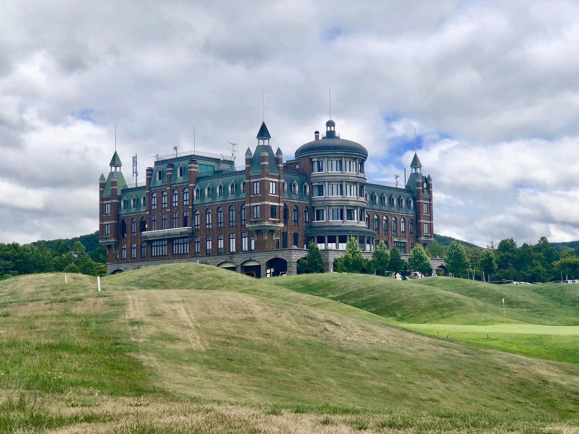 エーヴランドホテル ゴルフ＆スタンダードツイン1泊 平日利用 ペアご招待券 ゴルフ場 北海道_Y037-0174