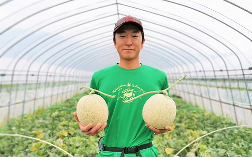 とろける舌触り！北海道栗山町東山農場産キングメロン 2玉