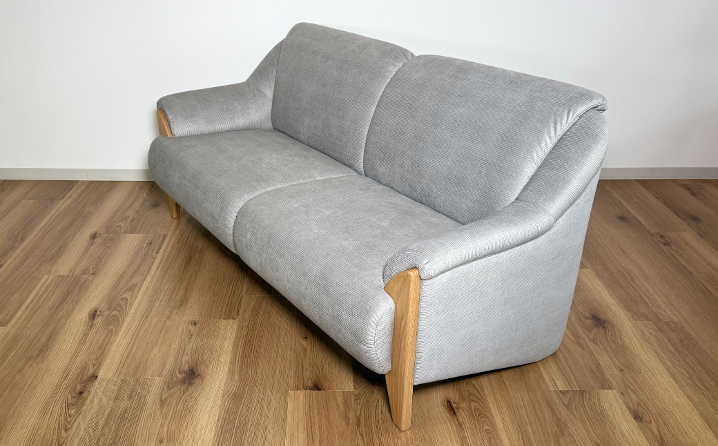 3人掛けソファー【張地・木脚塗装色選択可】コンパクトデザイン（ローズマリー）