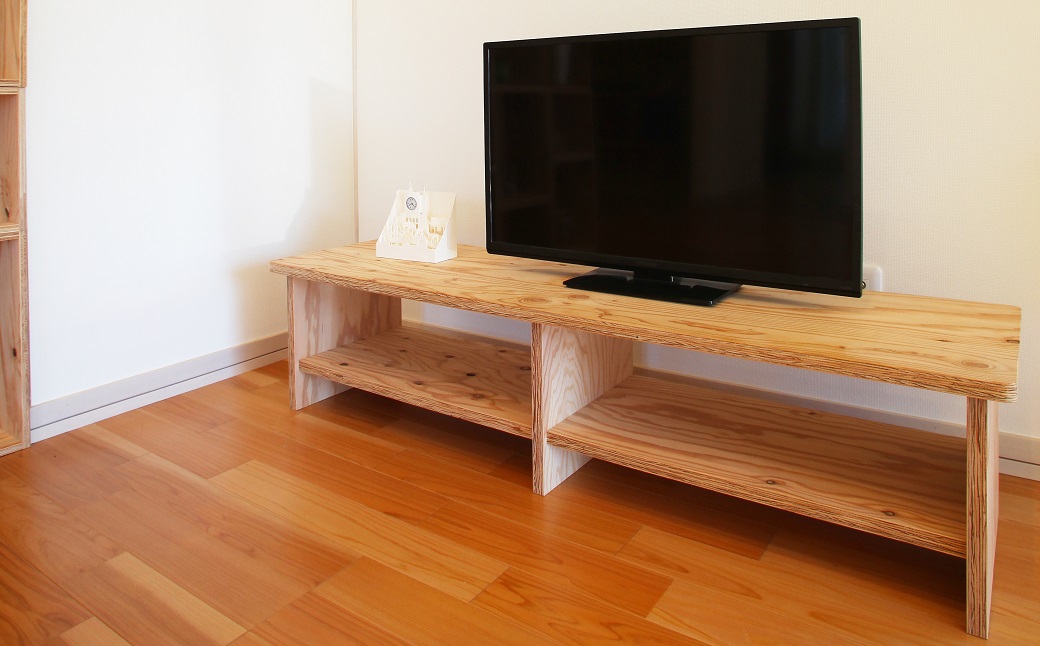 北海道育ちの木材を使った宮大工特製「TVボード1200」（塗装なし）