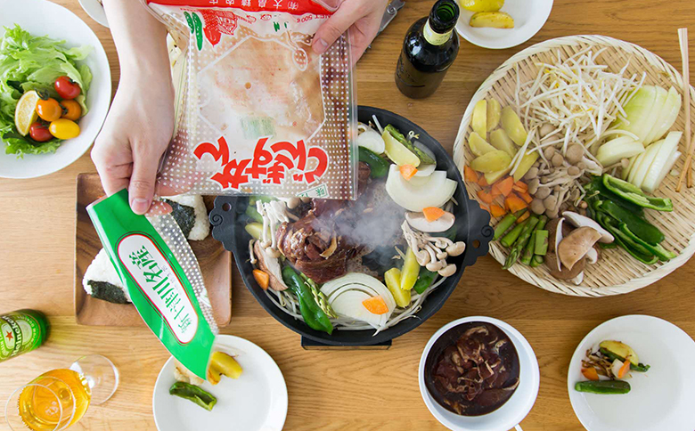 大畠精肉店 の じんぎすかん 1kg ｜ オンライン 申請 ふるさと納税 北海道 新十津川 羊肉 肉 焼肉 BBQ バーベキュー 味付き 味付 味付ジンギスカン マトン たれ 冷凍 大容量 キャンプ アウトドア 取り寄せ お取り寄せ 新十津川町【1300403】