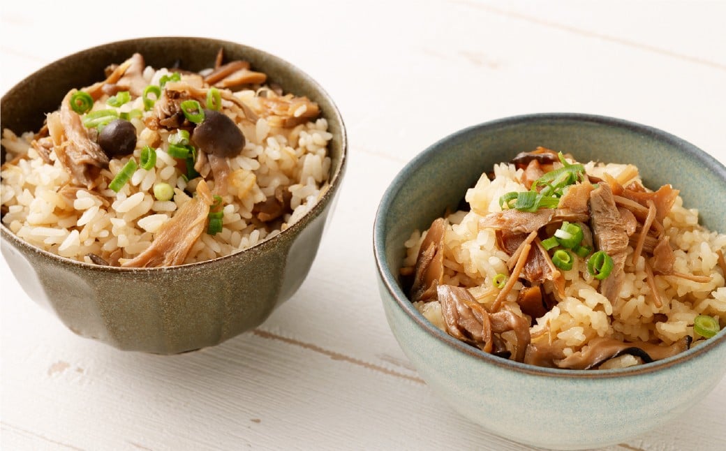 手軽に炊ける贅沢きのこご飯セット（2種類の味わい） 帆立ときのこ200g（2合炊き）×2パック 4種類のきのこ250g（3合炊き）×2パック 計4パック 炊き込みご飯 素 レトルト