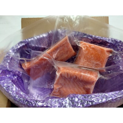 【毎月定期便】大雪山連峰の雪どけ水で育てた北海道大雪サーモン刺身用450g約150g×3個程全12回【配送不可地域：離島】【4071986】