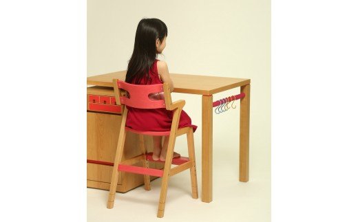 子どものための家具「SUKIII DESK」　W1800