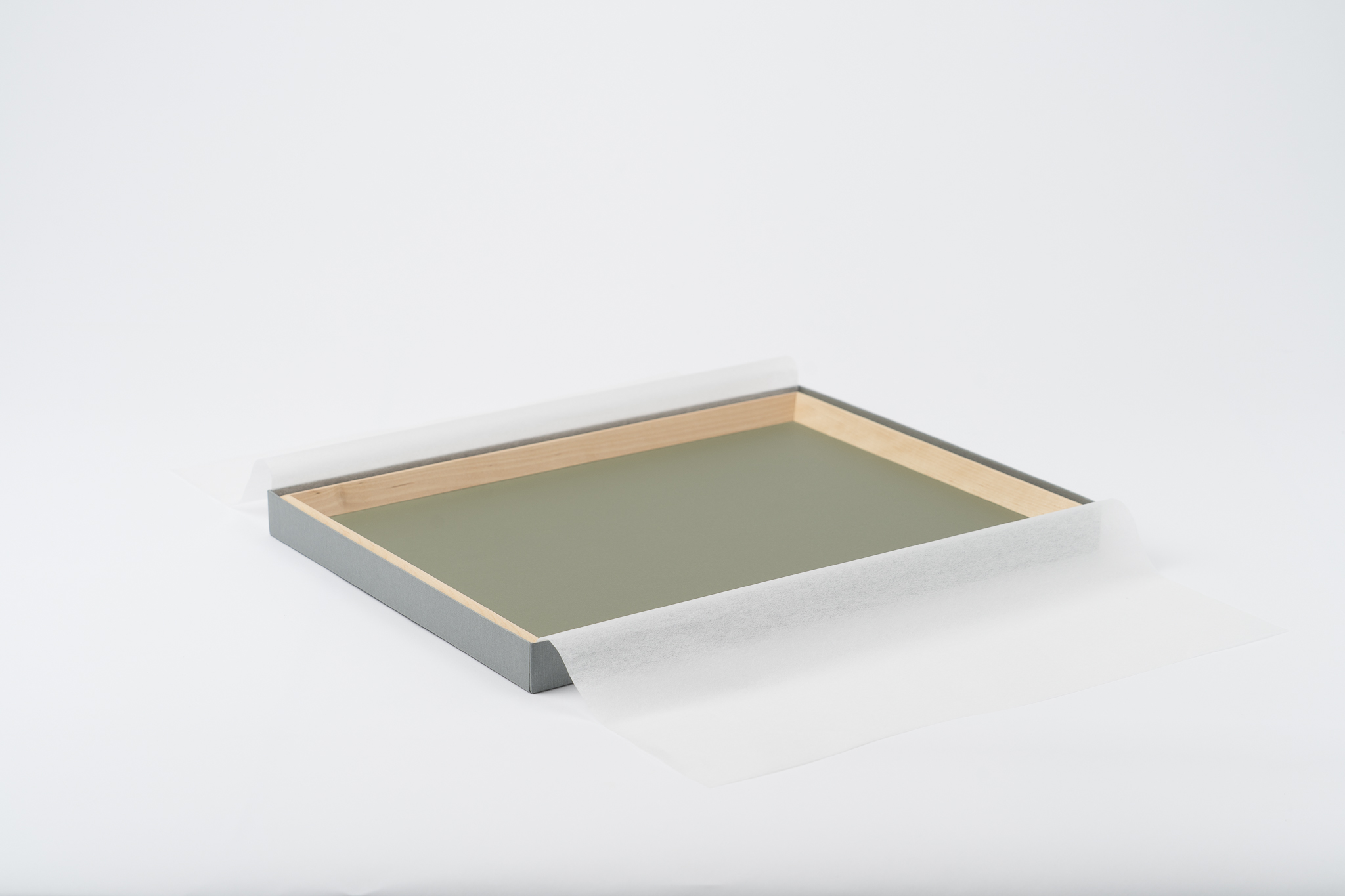 【木と暮らしの工房】シラカバ・トレー　＜サイズ：L／カラー：Brown（茶）＞