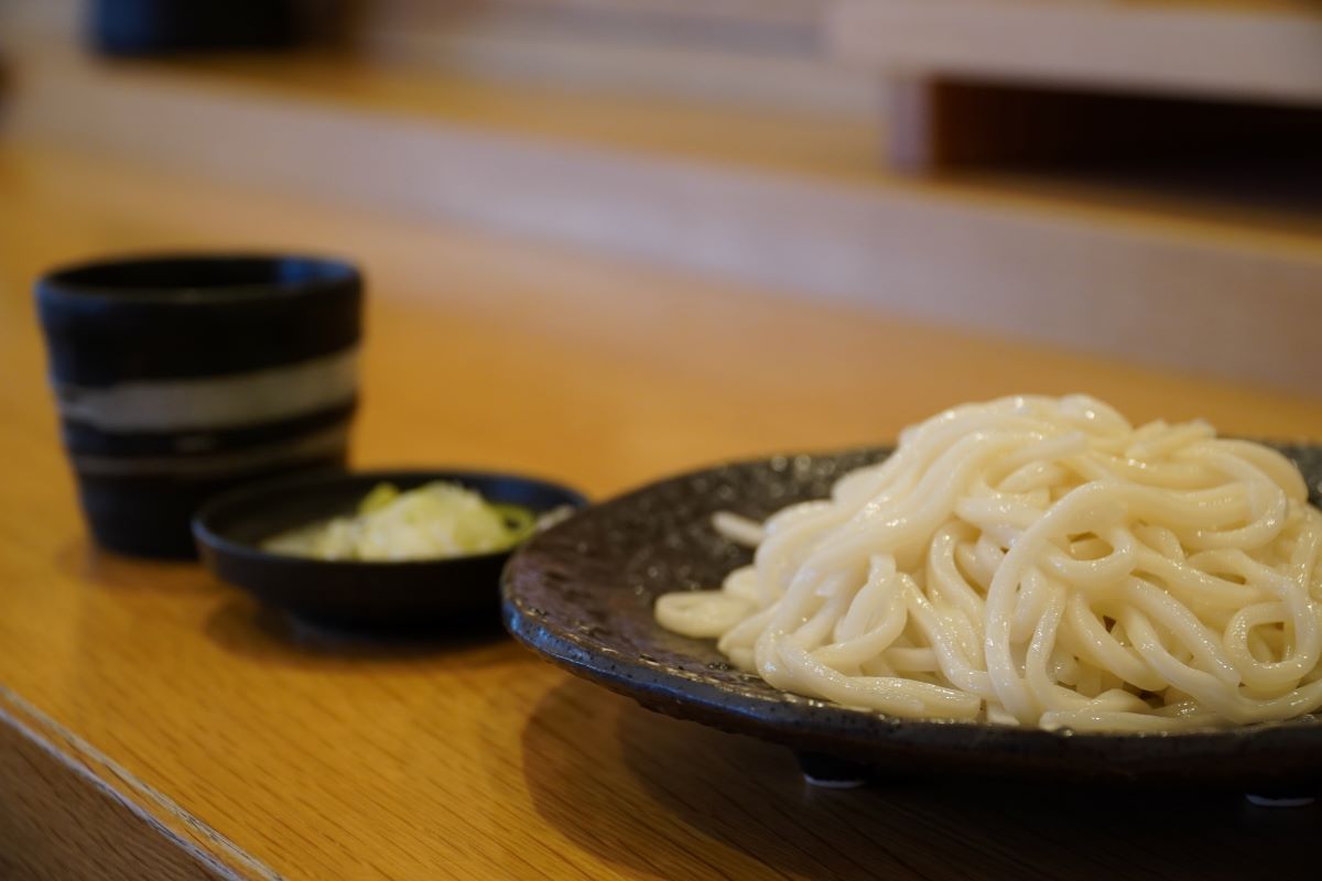 羽衣製麺　生うどん【1箱】(贈答用箱入り8玉セット)