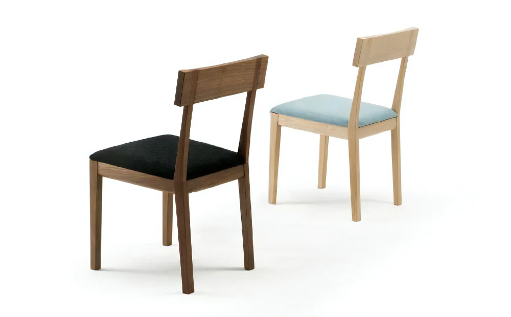 SORIDOME chair　樹種：ウォールナット　カラー：黒