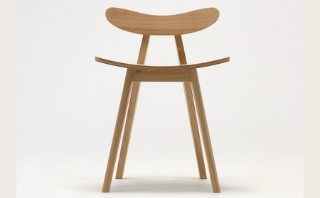 森俊子氏デザインの椅子「ASANAH」（アサナ）