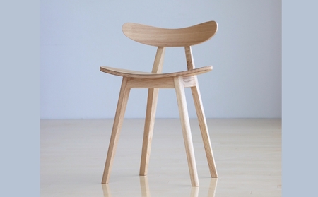 森俊子氏デザインの椅子「ASANAH」（アサナ）