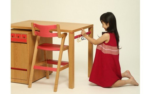 子どものための家具「SUKIII DESK」　W1000