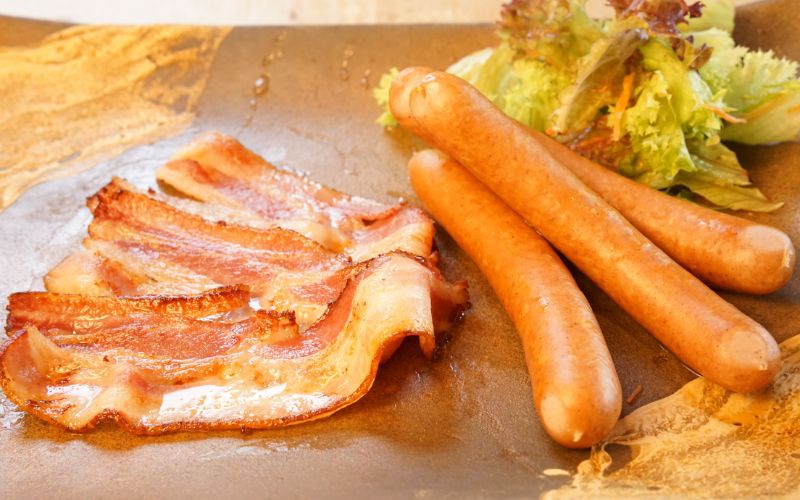 [065-16]定番ウインナー＆バラベーコンセット定期便≪各1パック 6ヶ月≫ 歩人