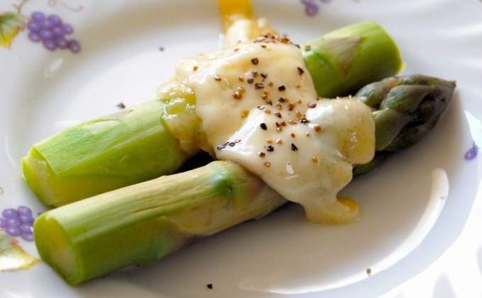 北海道美深町 牧場のラクレット1/8ホール 600g【北ぎゅう舎】 加工食品 乳製品 チーズ 