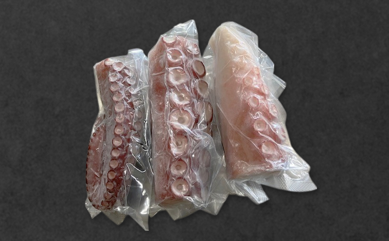 北海道枝幸産 浜茹でボイル 冷凍タコ足 2本 約1kg (3～4等分にカット/1本 約500g)［廣瀬商店］獲れたて鮮度！刺身も絶品オホーツクの恵み【 冷凍 脚 小分け 魚介 タコ たこ 蛸 タコ足 ボイル 浜茹で 刺身 海の幸 北海道 枝幸 】