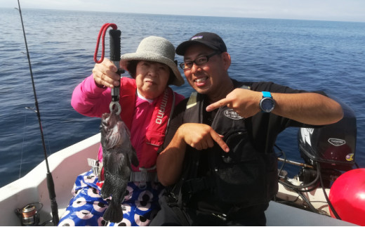 北海道利尻島 釣船一日貸切＋ゲストハウスいちななにーいち 素泊まり一泊付プラン｜宿泊 自然 体験 釣り 船 レンタル アクティビティ [1090006]