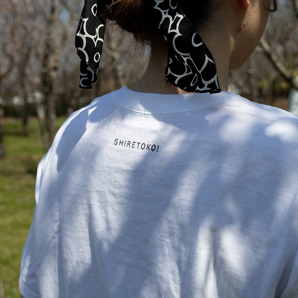 知床・斜里町のシンボルキャラクター「知床トコさん」×久米繊維　コットンTシャツ　白・L 