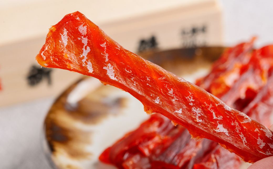 【12/15までのご入金で年内発送】【先行予約】鮭とば（新巻鮭木箱風ミニチュアケース付き）　5個セット（2025年10月以降順次発送） SHAI002