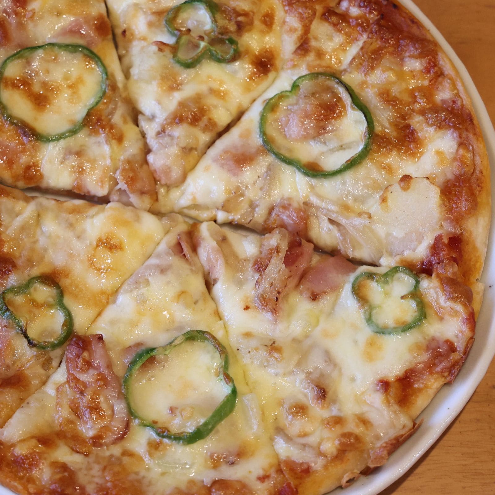  洋風居酒屋サルーテ　冷凍ハンバーグ（７個）＆冷凍ピザ（３枚）セット 直径23cm 各1枚 ( ふるさと納税 ピザ マルゲリータ ベーコン エビ ジャーマンポテト ハンバーグ ソース イタリアン 北海道 遠軽町 洋風居酒屋　サルーテ ) en01-00147