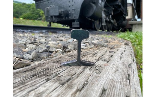 éå°21å·ãšå°çšã±ãŒã¹ïŒäžéè»äž¡ïŒïŒç·è·¯ã®èŒªåã ( ãµãããšçŽçš å°é å°é ã±ãŒã¹ è·äººæäœã éå° ãªãŒããŒã¡ã€ã åæµ·é é è»œçº æéäŒç€Ÿã¢ã¡ããã£ã»ãã©ã¹ã ) en01-00009