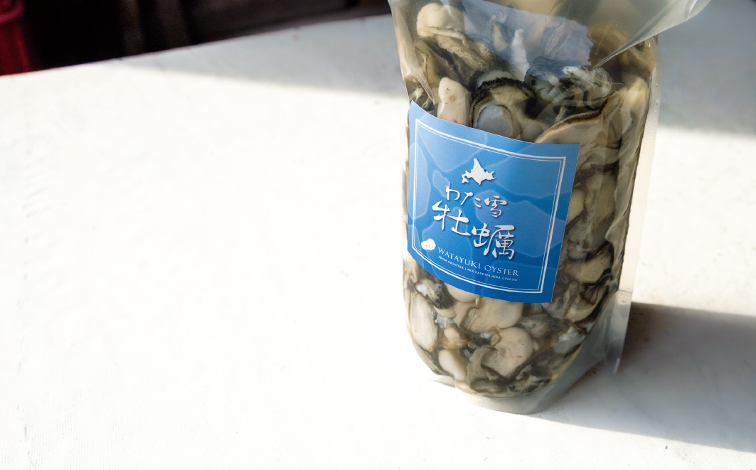 ≪先行予約2023年1月から配送≫北海道サロマ湖産　わた雪牡蠣（むき身）1kg×2　（生食用）