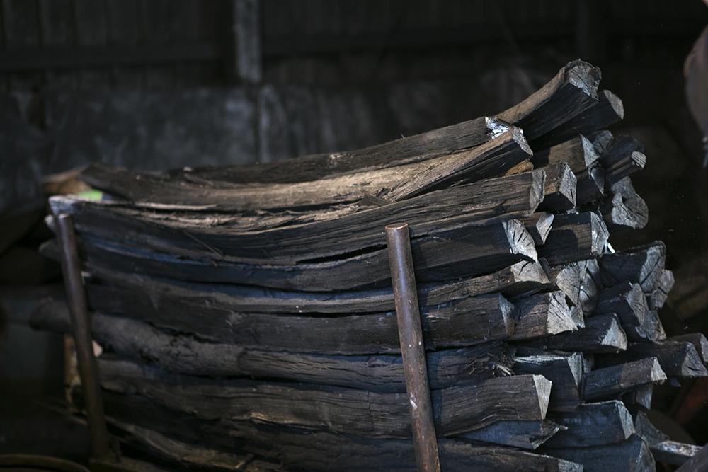北海道の楢（ナラ）材木炭　6kg
