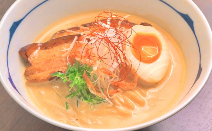 すっごいえび味噌ラーメン 3食セット《厚真町》【株式会社めぐみ水産】 ラーメン えび味噌 出汁 麺 スープ 即席 小分け 冷凍配送 北海道 [AXAZ009]